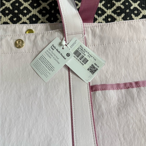 NWT Lululemon Daily Multi-Pocket Tote Bag 20L Blissful Pink/Pink Frosting - Picture 6 of 11